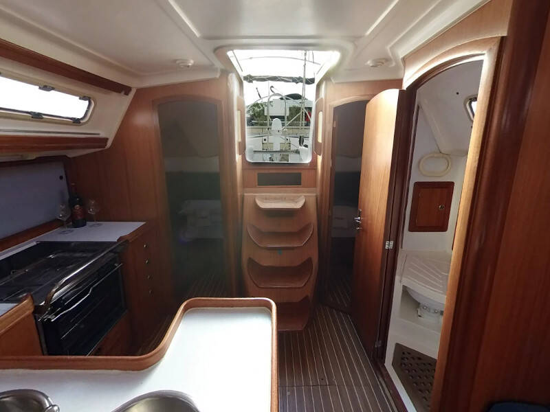 Elan 40 CRNIKA