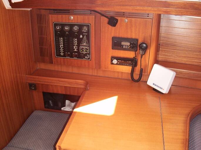 Elan 40 CRNIKA