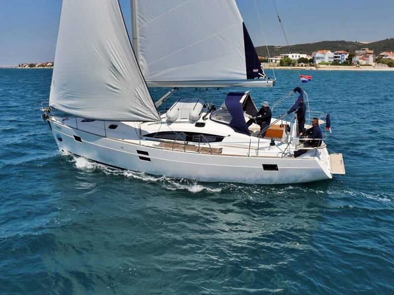 Elan 444 Impression • Sagitta