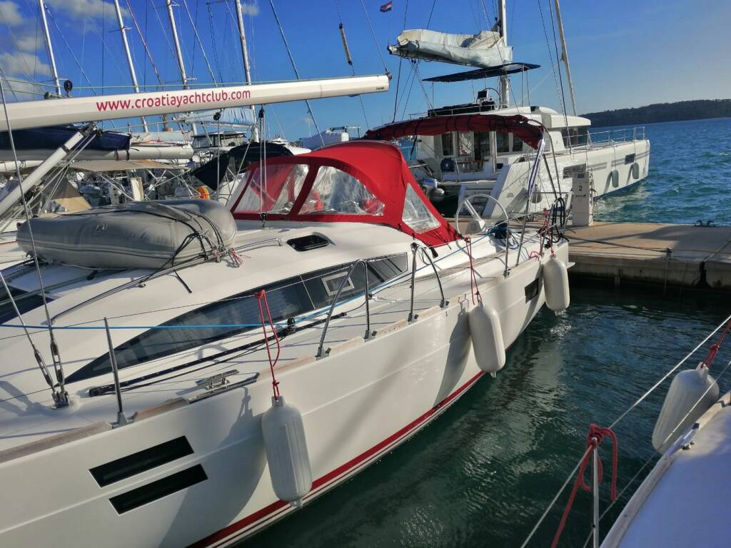 Elan 45 Maui