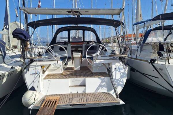 Elan Impression 45 • Lasta