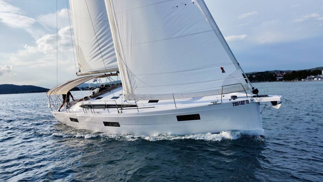 Elan Impression 45 • Aurora