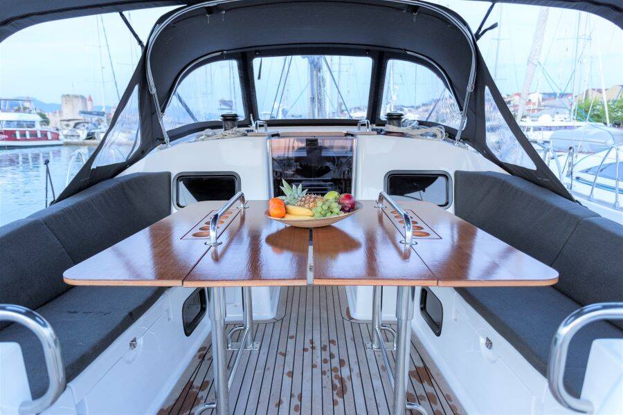Elan Impression 45.1 BAD BUOY