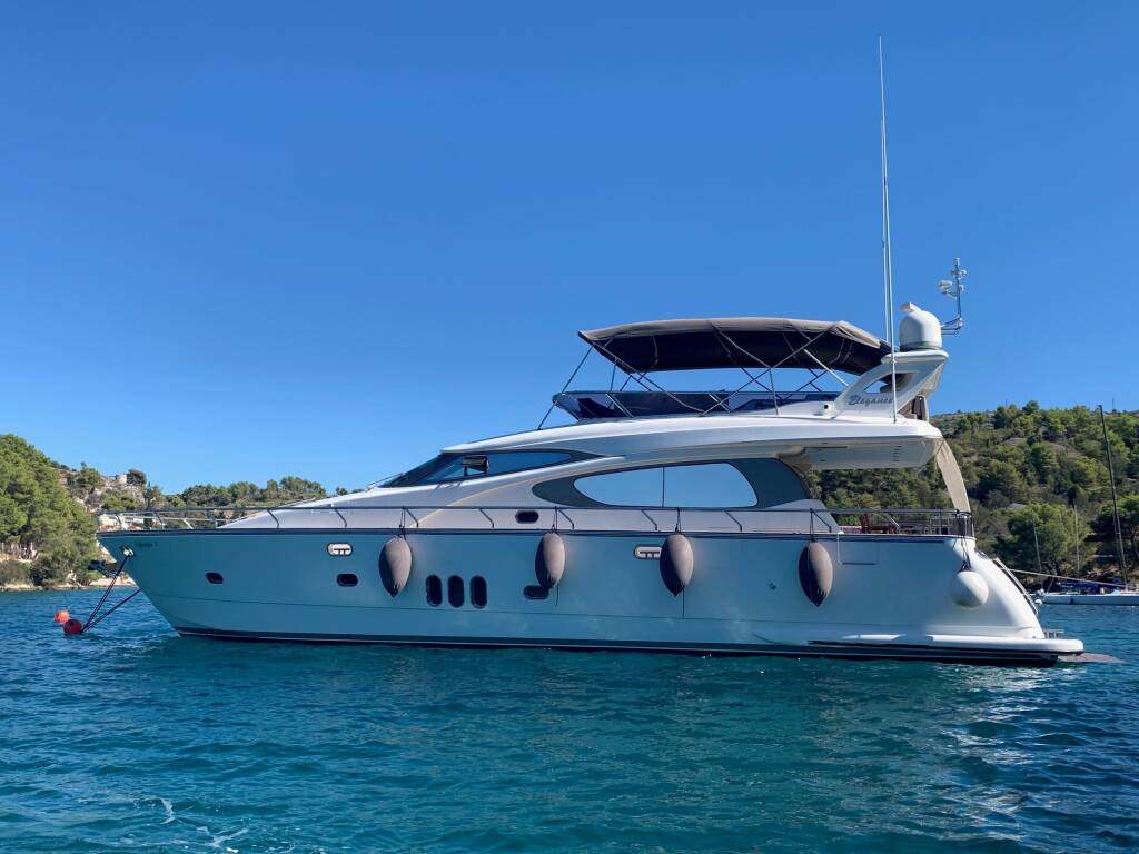 Elegance 60 Fly Lifestyle 1