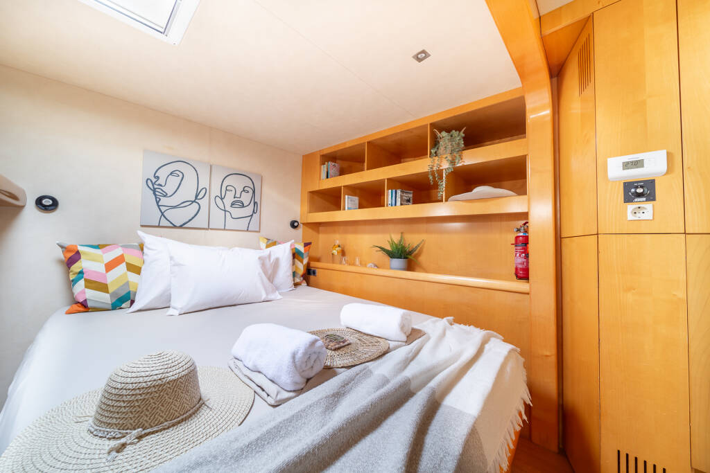 Eleuthera 60 Zorba CAT Cabin 1