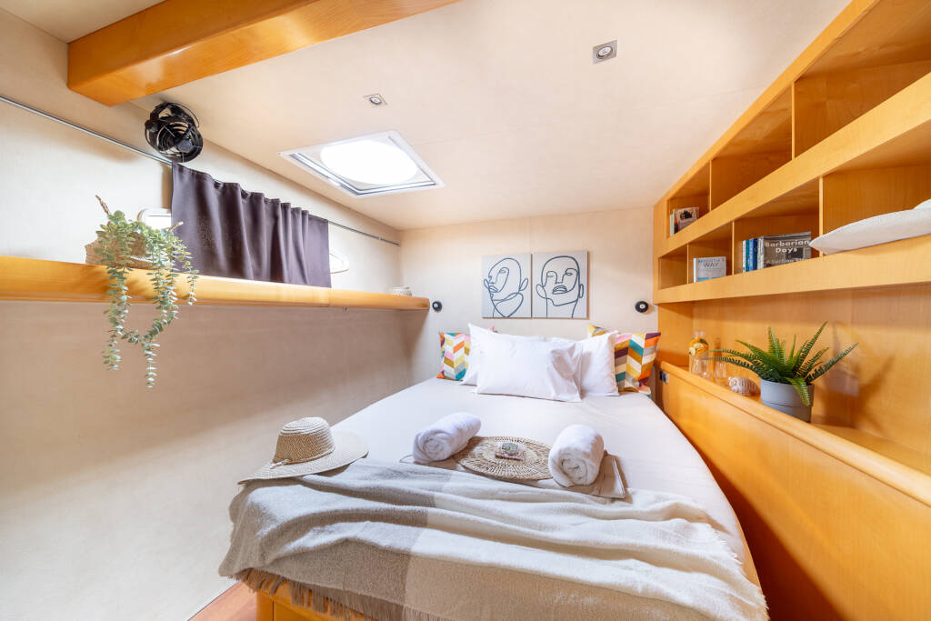 Eleuthera 60 Zorba CAT Cabin 2