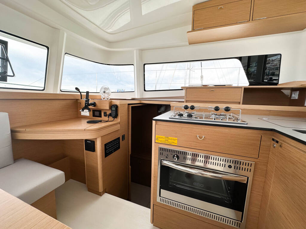 Excess 11 3cabins CHARRUA 