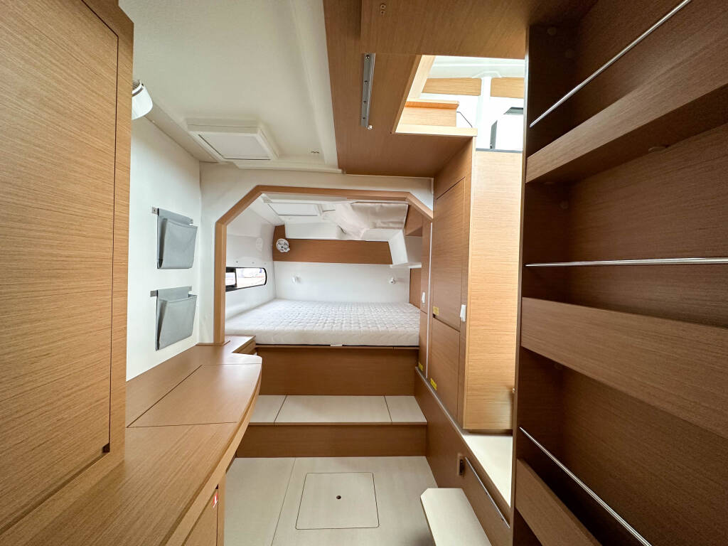 Excess 11 3cabins CHARRUA 