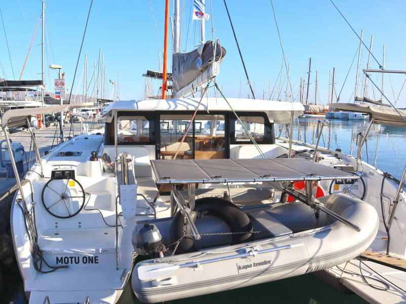 Excess 11 • Motu One