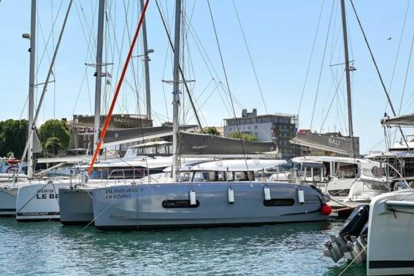 Excess 11 • Island Blue V