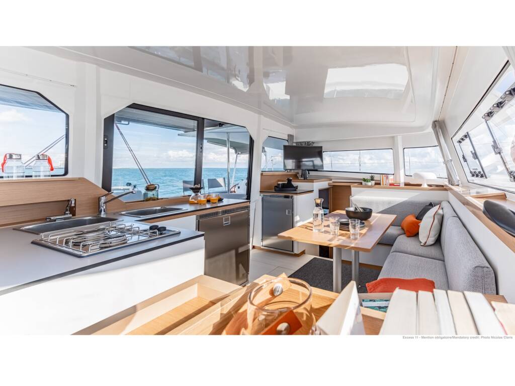 Excess 11 ALIA (Solar Panels, Electric WC, convertible saloon table, 1 SUP free of charge)