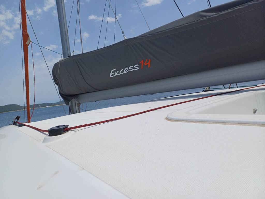 Excess 14 LAS OLAS
