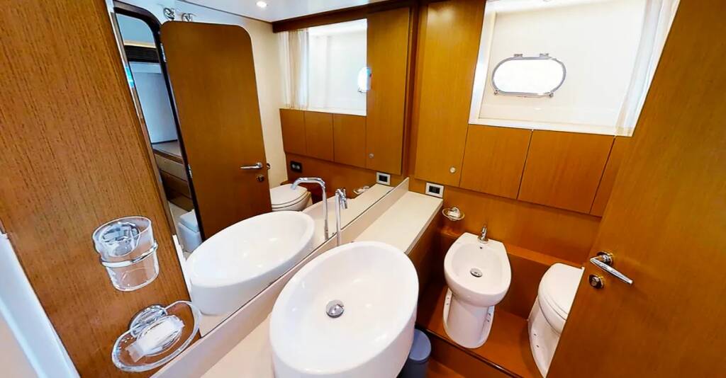 Ferretti 630 ESCAPE