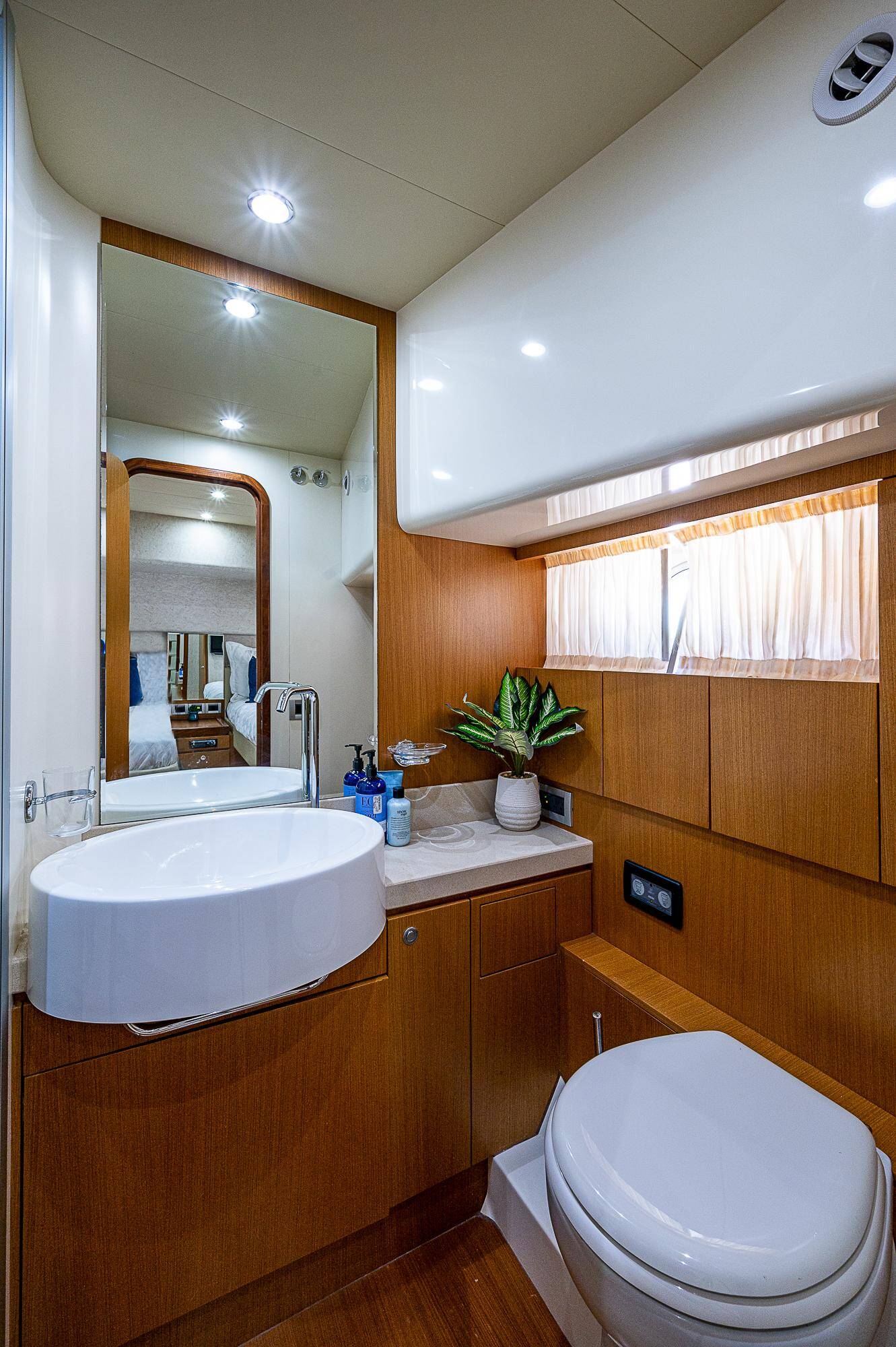 Ferretti 630 ESCAPE