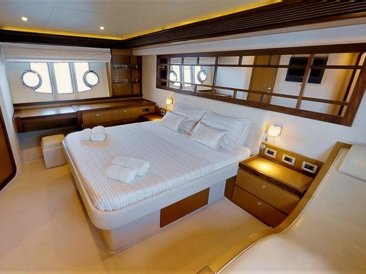 Ferretti 630 ESCAPE