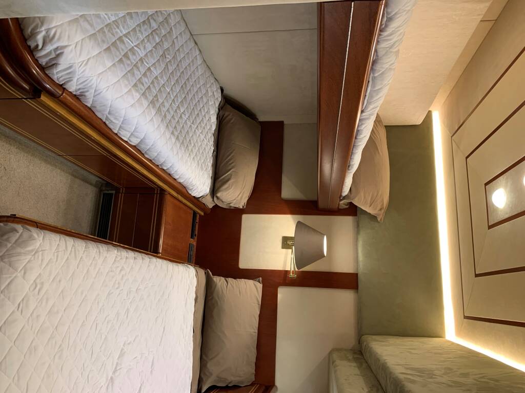 Ferretti 76' Fly Bruno