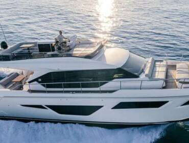 Ferretti Yachts 580 • Daeni