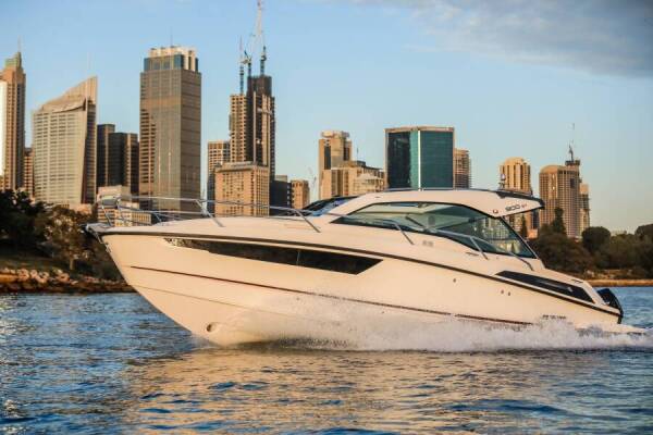 Flipper 900 ST • Mačka Monika