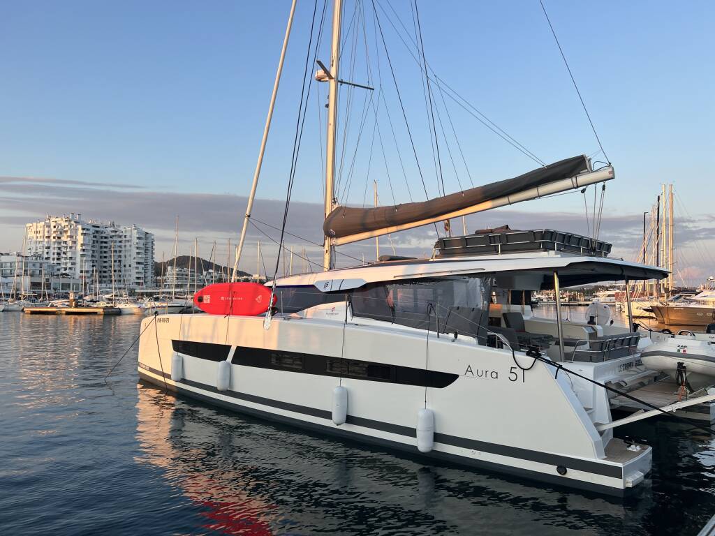 FOUNTAIN PAJOT Aura 51 LE GRAND BOGAVANT - LUXURY FULLY EQUIPPED, A/C, WATERMAKER, WHOLE WEEK BASE MOORING INCLUDED