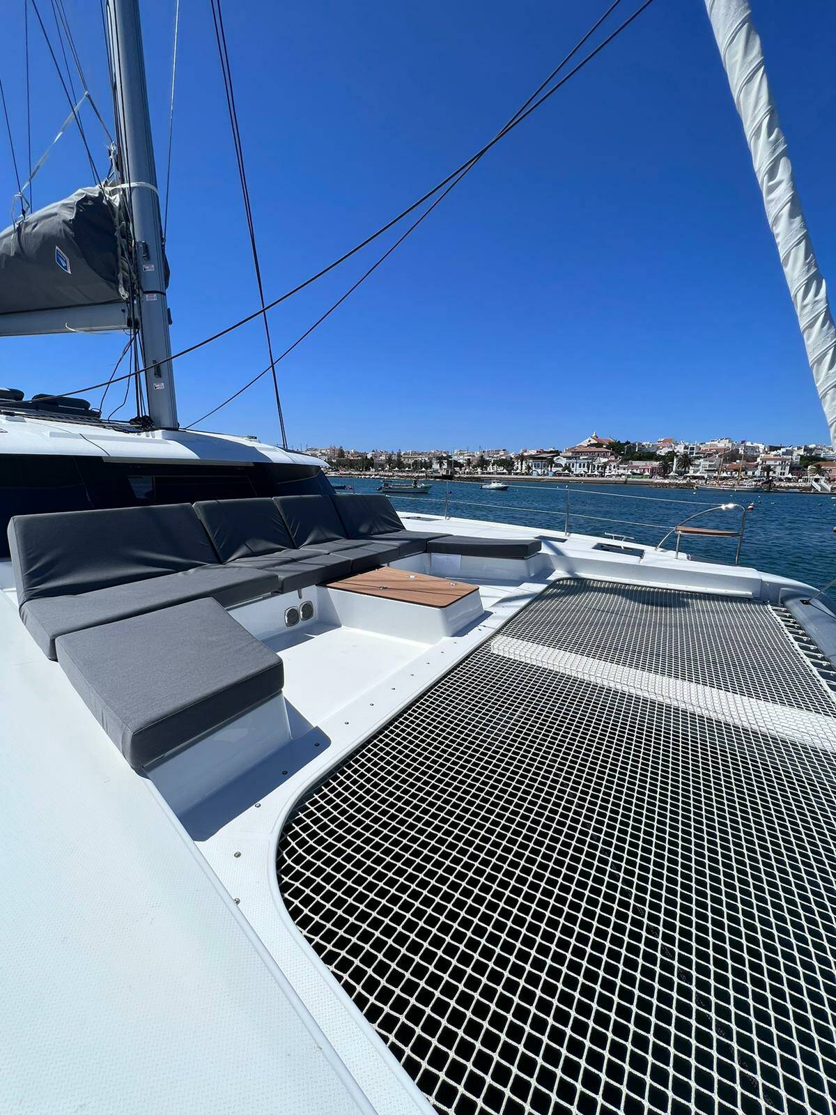 FOUNTAIN PAJOT Aura 51 LE GRAND BOGAVANT - LUXURY FULLY EQUIPPED, A/C, WATERMAKER, WHOLE WEEK BASE MOORING INCLUDED