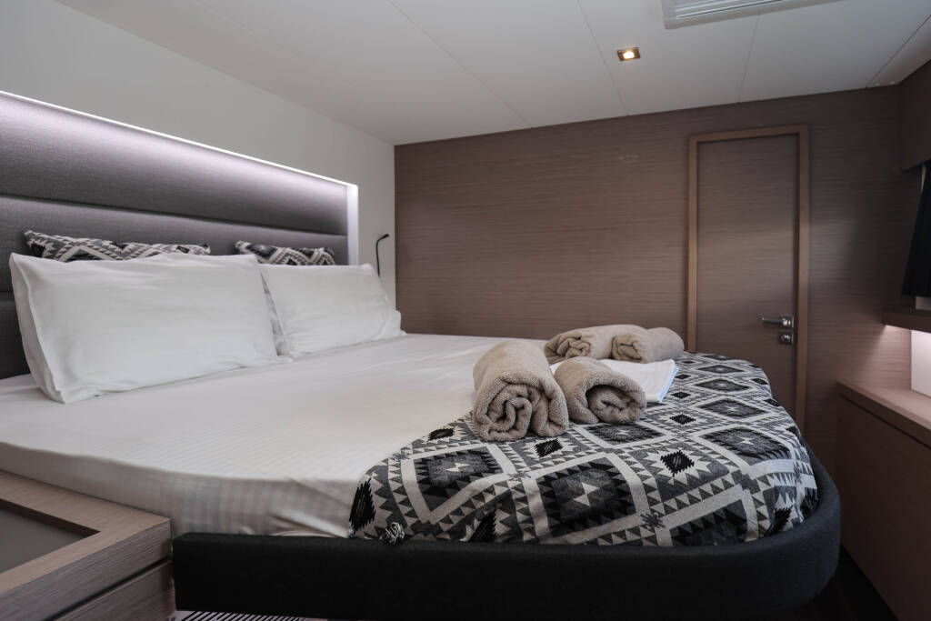 Fountaine Pajot 47 TANNA LUX  AQUARELLA
