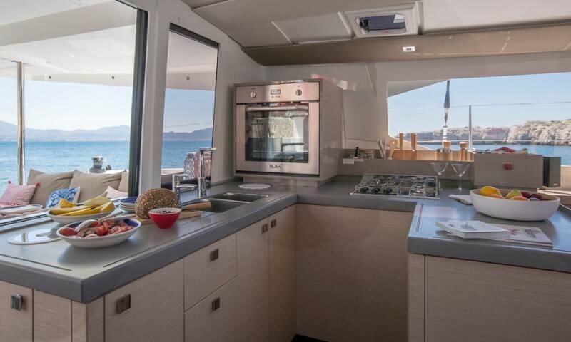 Fountaine Pajot Astrea 42 CHINOOK