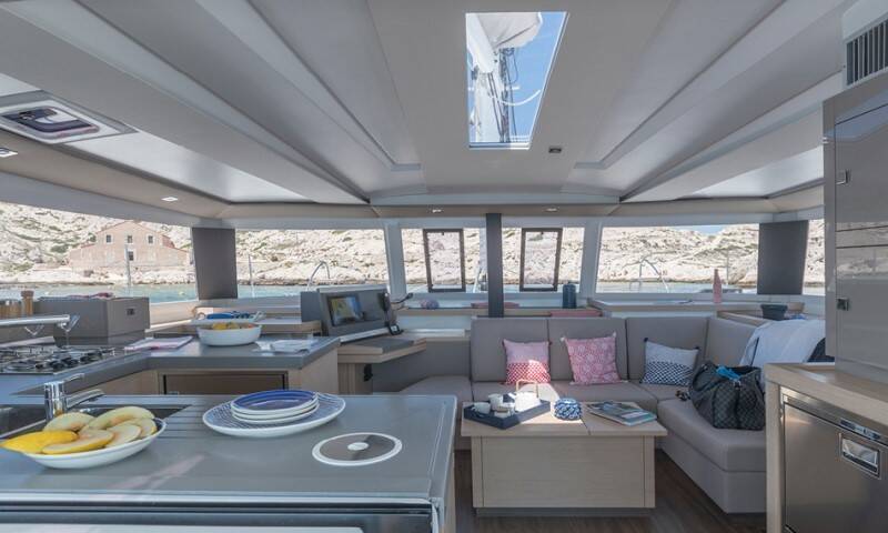 Fountaine Pajot Astrea 42 MILE HI L'ATTITUDES 