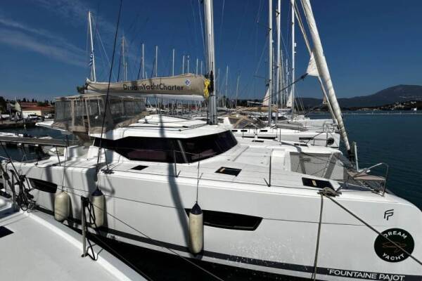 Fountaine Pajot Astrea 42 • HAKUNA MATATA I