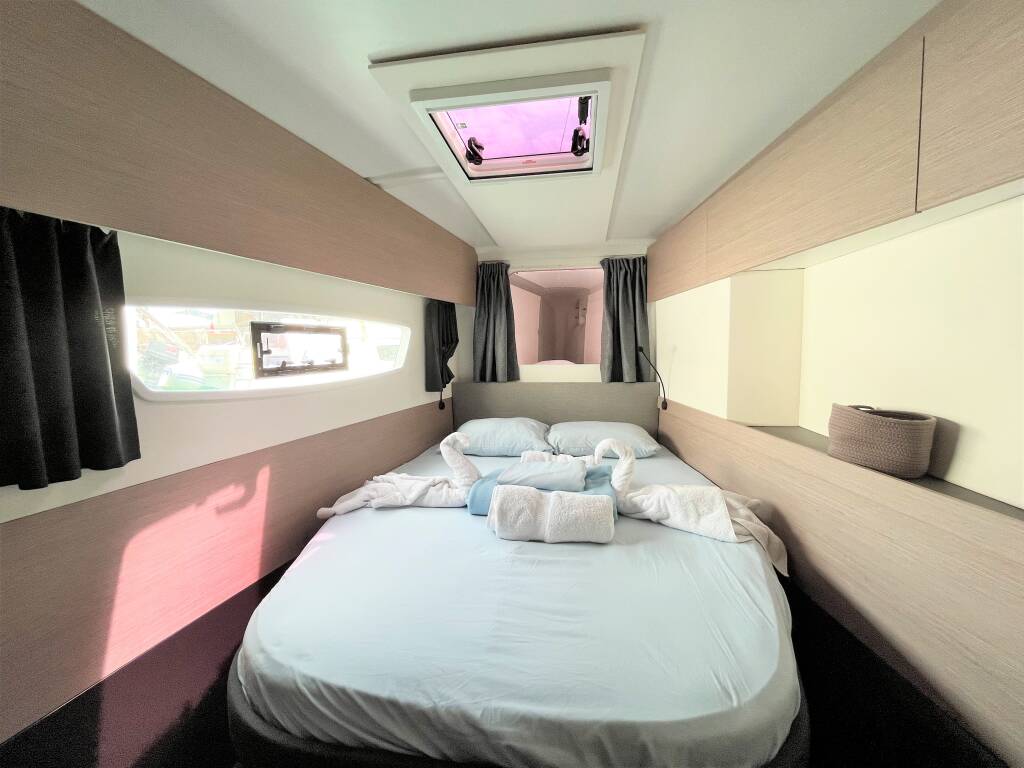 Fountaine Pajot Astrea 42 Maho