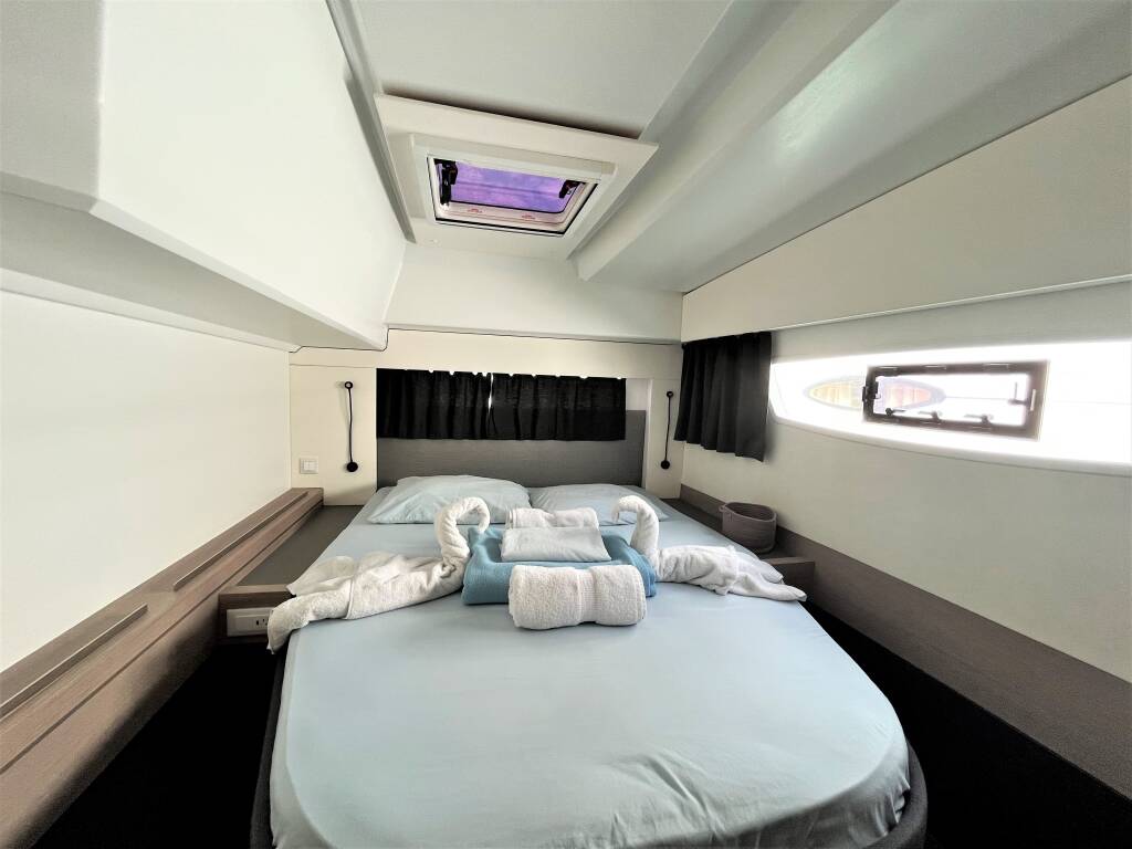 Fountaine Pajot Astrea 42 Maho