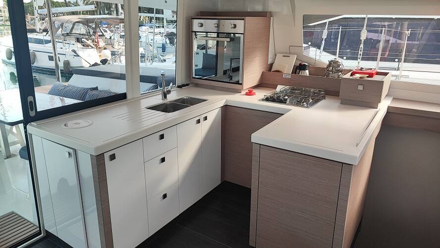 Fountaine Pajot Astrea 42 Reina