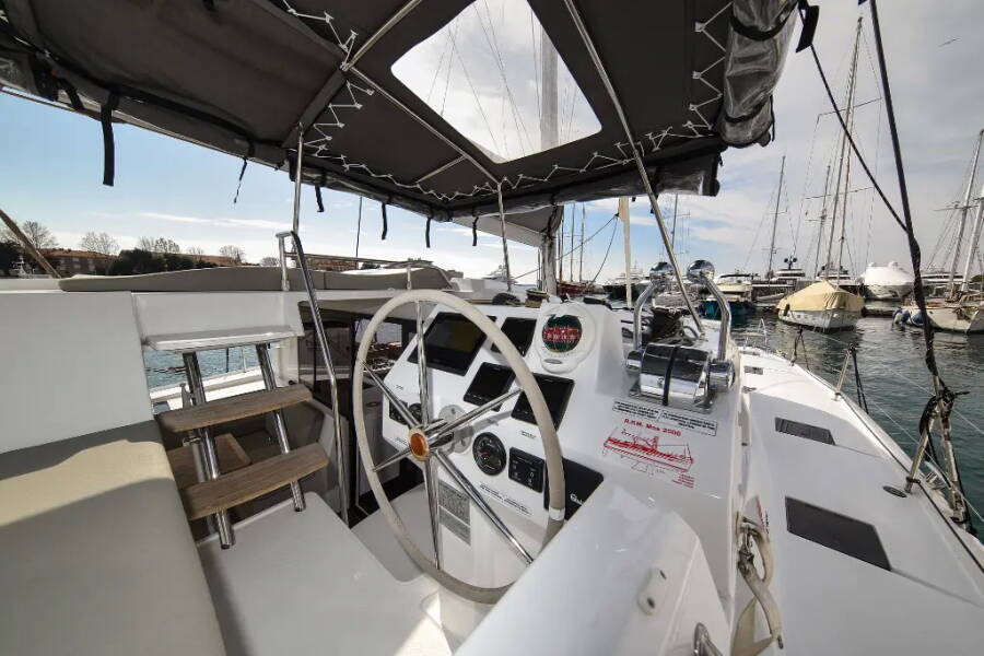 Fountaine Pajot Astrea 42 Le Bart