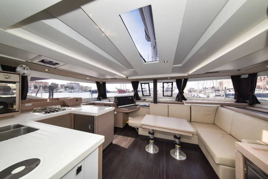 Fountaine Pajot Astrea 42 Le Bart
