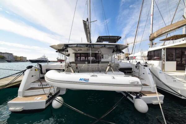 Fountaine Pajot Astrea 42 Le Bart