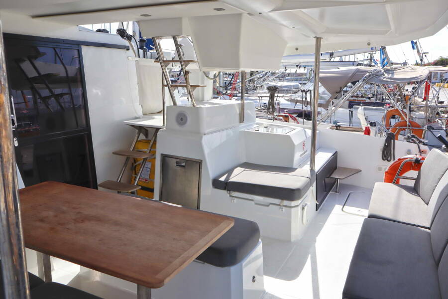 Fountaine Pajot Astrea 42 