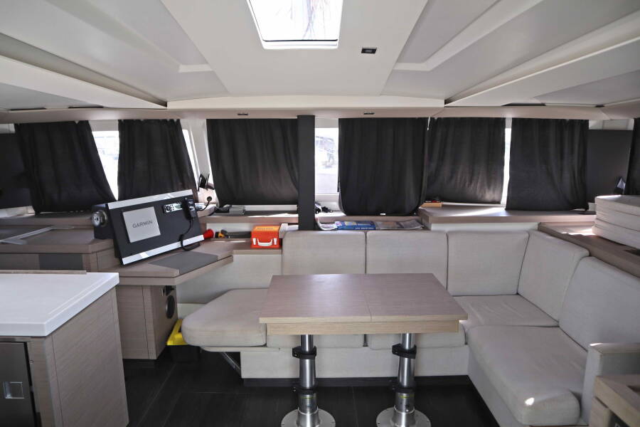 Fountaine Pajot Astrea 42 