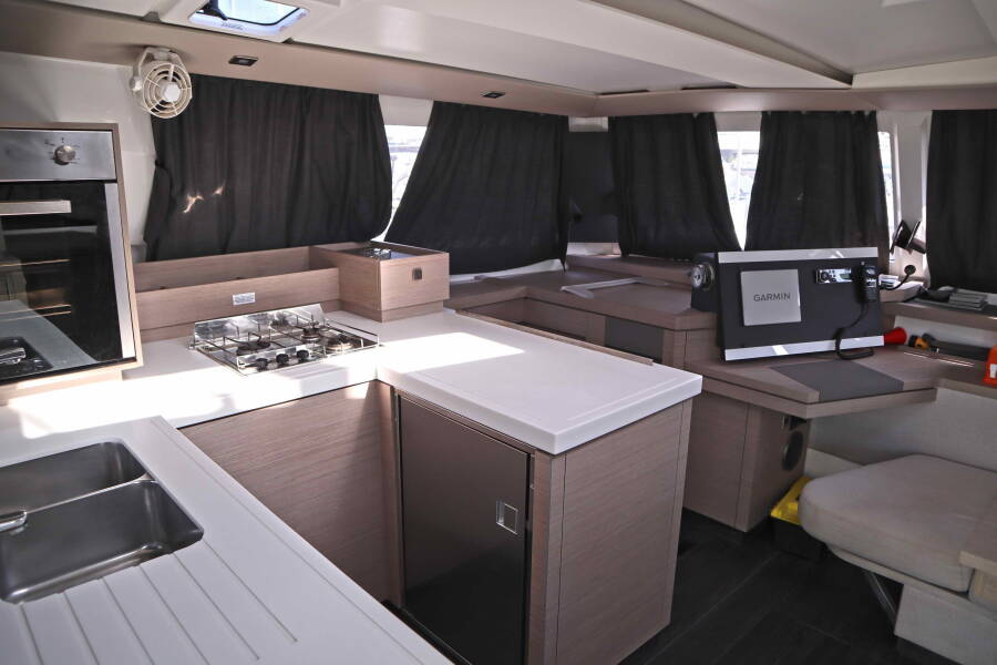 Fountaine Pajot Astrea 42 