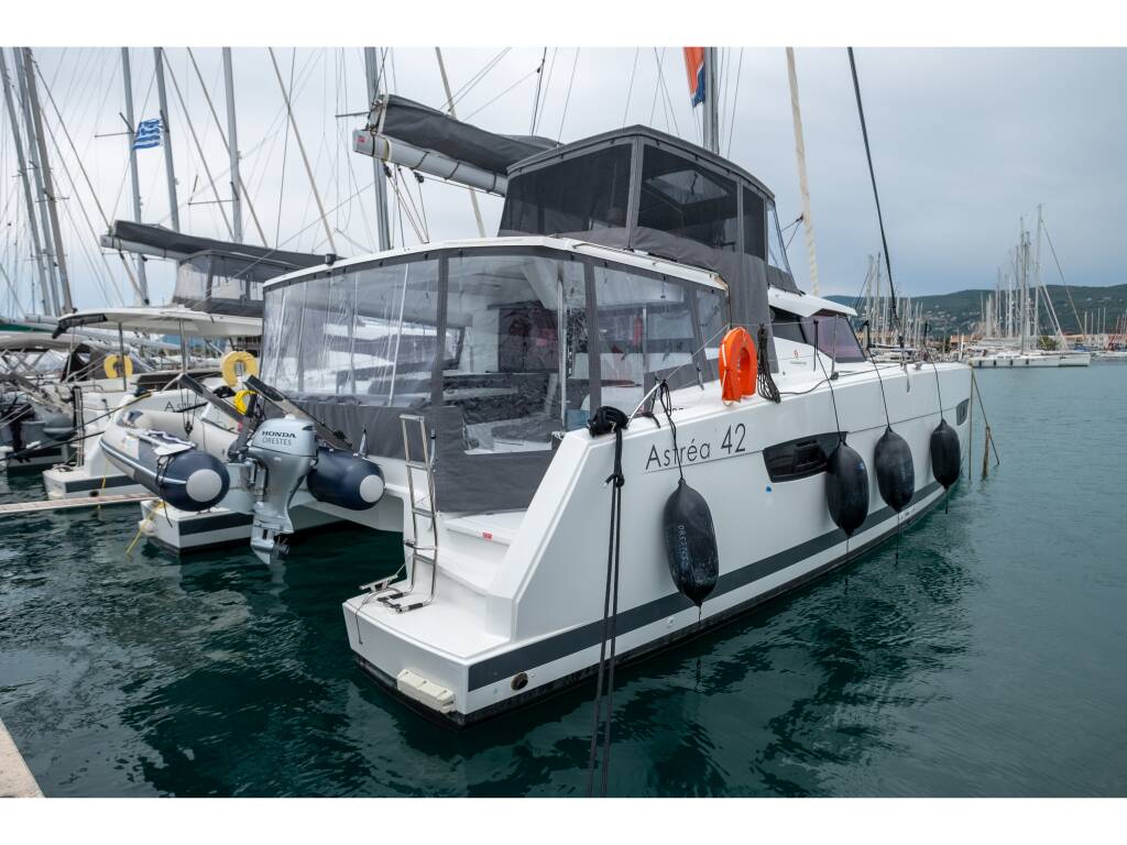 Fountaine Pajot Astréa 42 Orestes