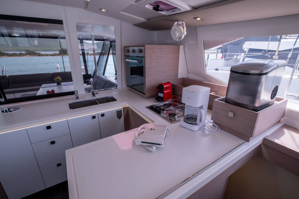 Fountaine Pajot Astréa 42 Orestes