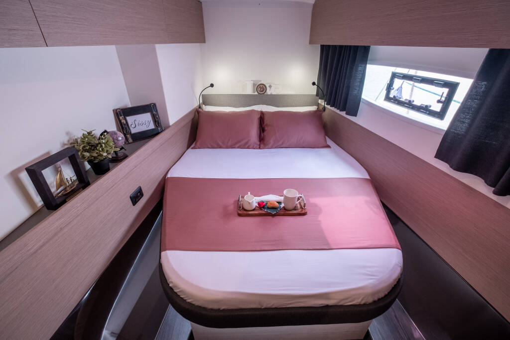 Fountaine Pajot Astréa 42 Orestes