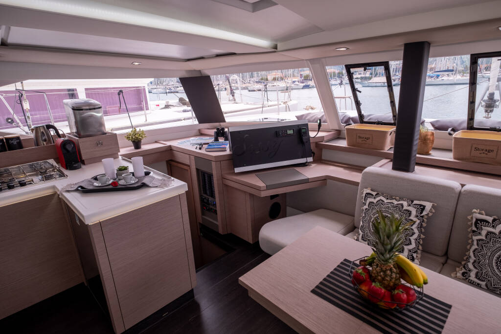 Fountaine Pajot Astréa 42 Orestes