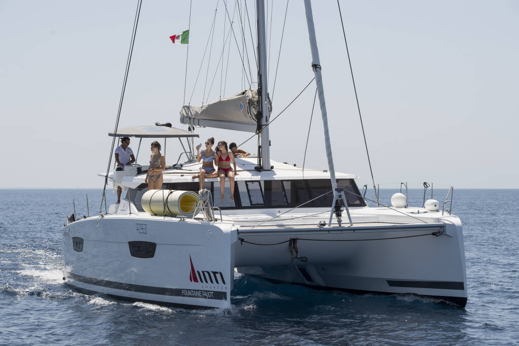 Fountaine Pajot Astréa 42  Astrea 