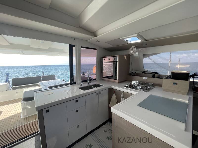 Fountaine Pajot Astrea 42 KAZANOU