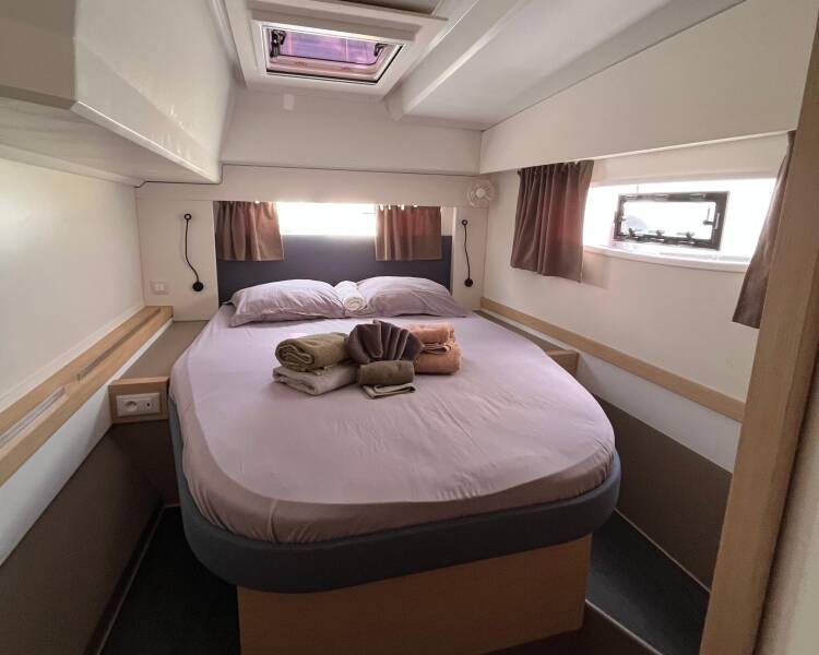 Fountaine Pajot Astrea 42 VENT D'ARGUIN