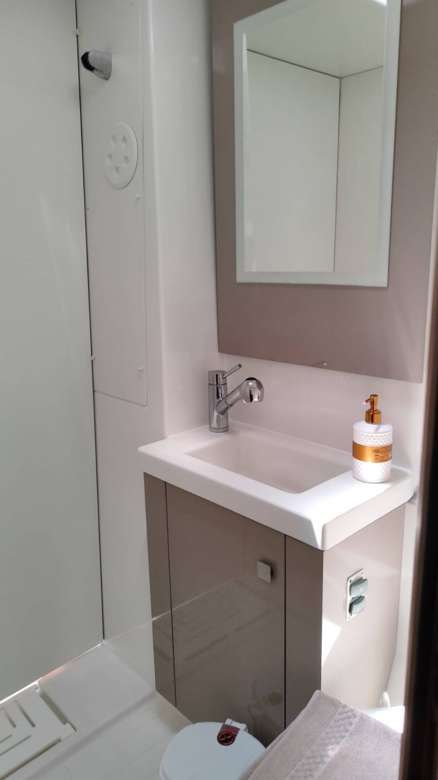 Fountaine Pajot Astrea 42 Cicada