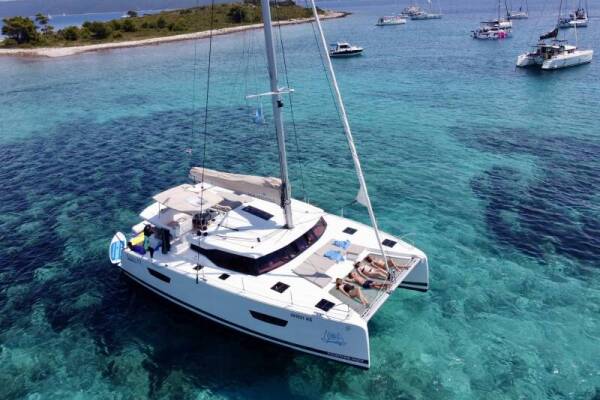 Fountaine Pajot Astrea 42 • Ocean Allure