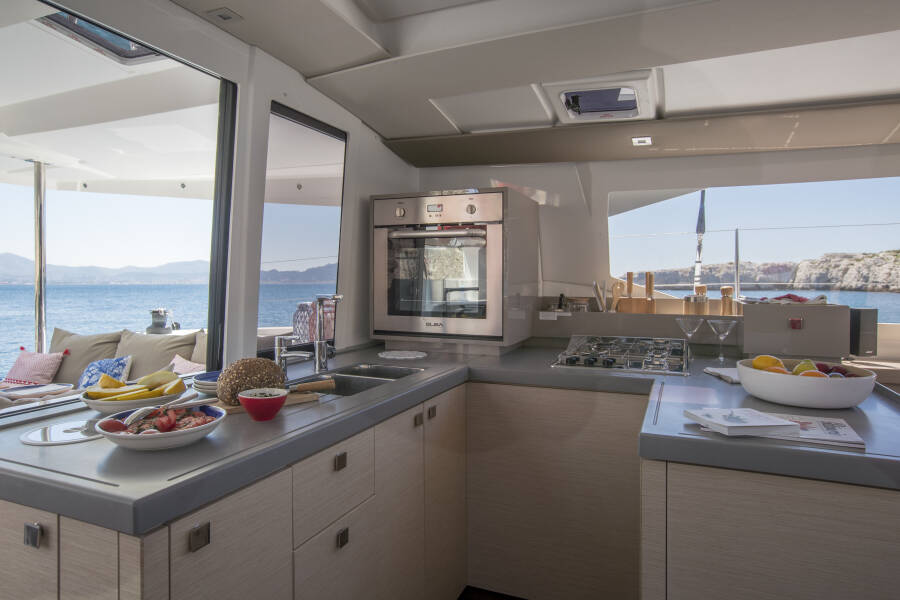 Fountaine Pajot Astrea 42 Bôrev