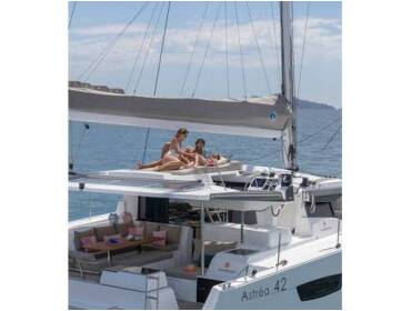 Fountaine Pajot Astrea 42 • Bollinger