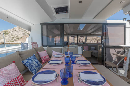 Fountaine Pajot Astrea 42 Bollinger