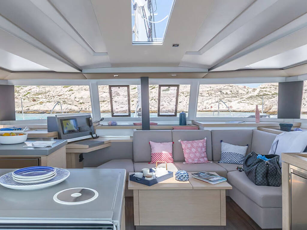 Fountaine Pajot Astrea 42 Deutz